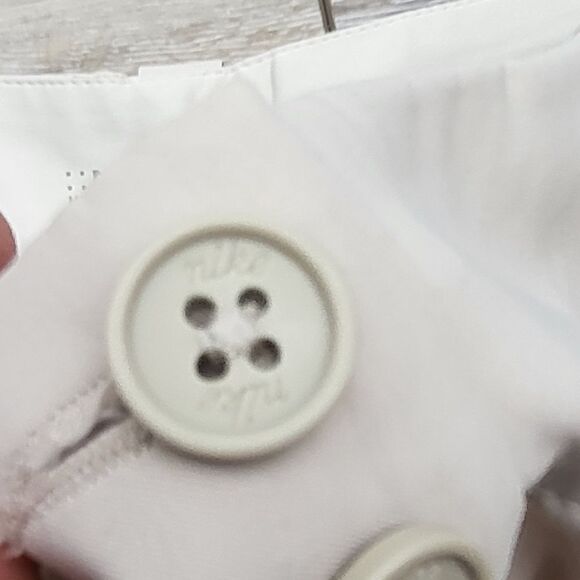 Women's Nike golf shorts size 2 Bermuda length cream colored - Picture 6 of 11